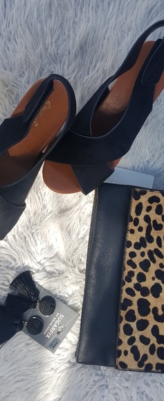 Black suede heels - Picture 2 of 4